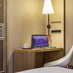 Hotel Ibis Gare De L'est Tgv
