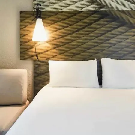 Ibis Gare De L'est Tgv Hotel 3*