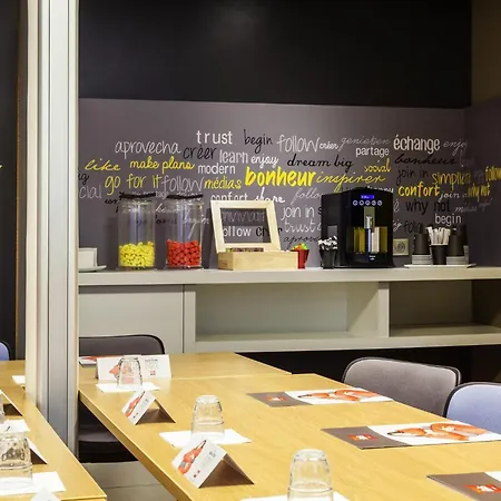 ホテル イビス ガレ デ レスト Tgv